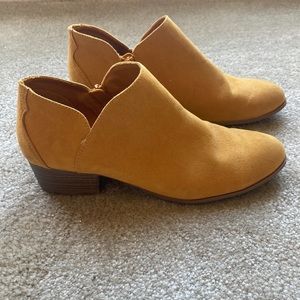 Old Navy Women’s Mustard Yellow Faux Suede Booties